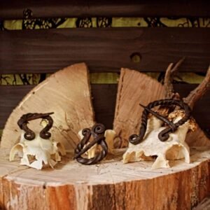 Fibules médiéval torsadé forgé main