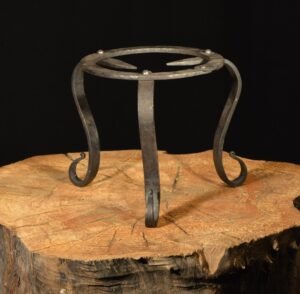 Trépied forgé chez Fer à modeler